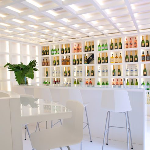 Ambiente para happy hour da Casa Núcleo Casa | Foto: Divulgação