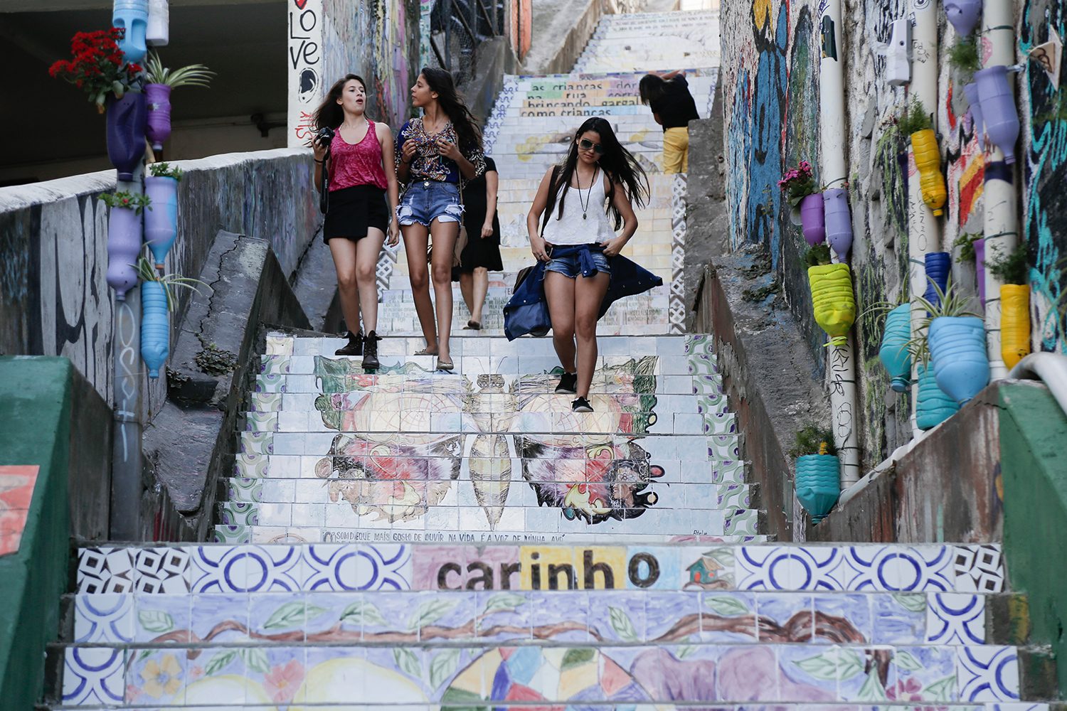 Legados DW! revitalização de escadaria na Vila Madalena