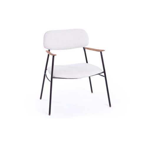 Cadeira Delgada por Estúdio Lattoog