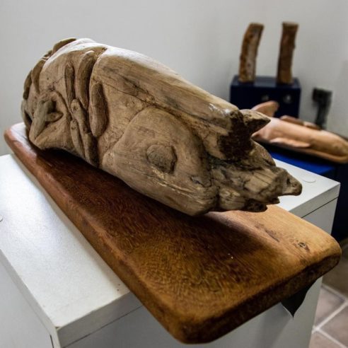 leilao-arte-madeira-entalhada