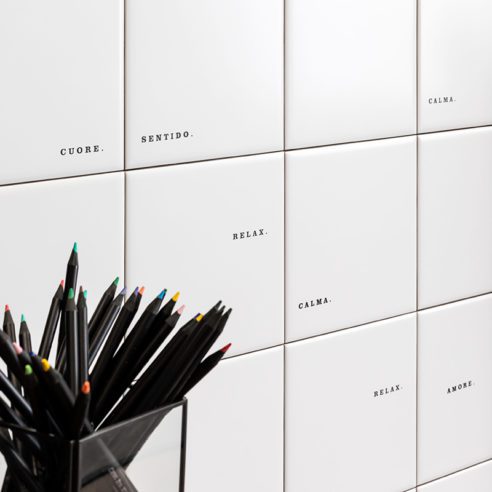 Revestimento DIVERSA MIX BRANCO | Produção: @debbieapsan | Foto: @slaphotostudio