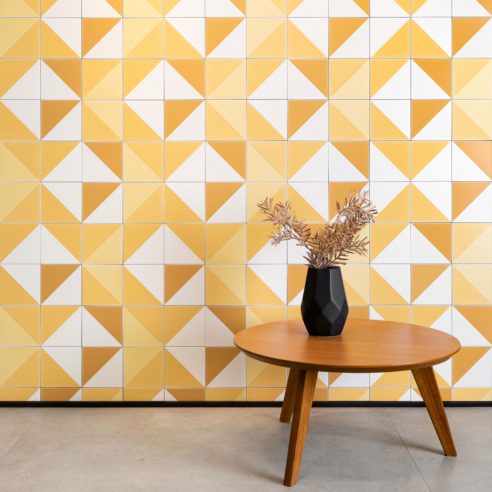 Azulejo Bauhaus | Produção: @deborahapsan | Foto: @slaphotostudio