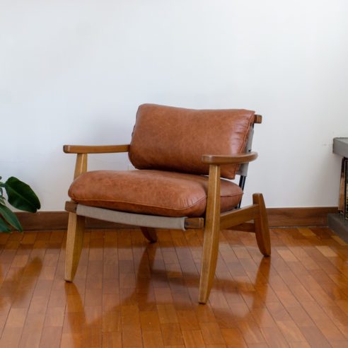 poltrona-madeira-couro-pietro-oliveira-caboco