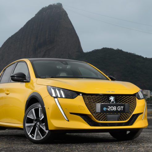 PEUGEOT e-208GT