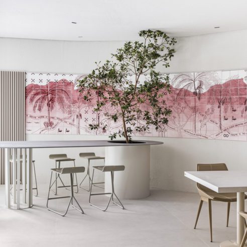 O painel que homenageia Guimarães Rosa é uma criação de Arthur Grangeia e foi executado com exclusividade pelo Ateliê Colormix. Foto: Renato Navarro