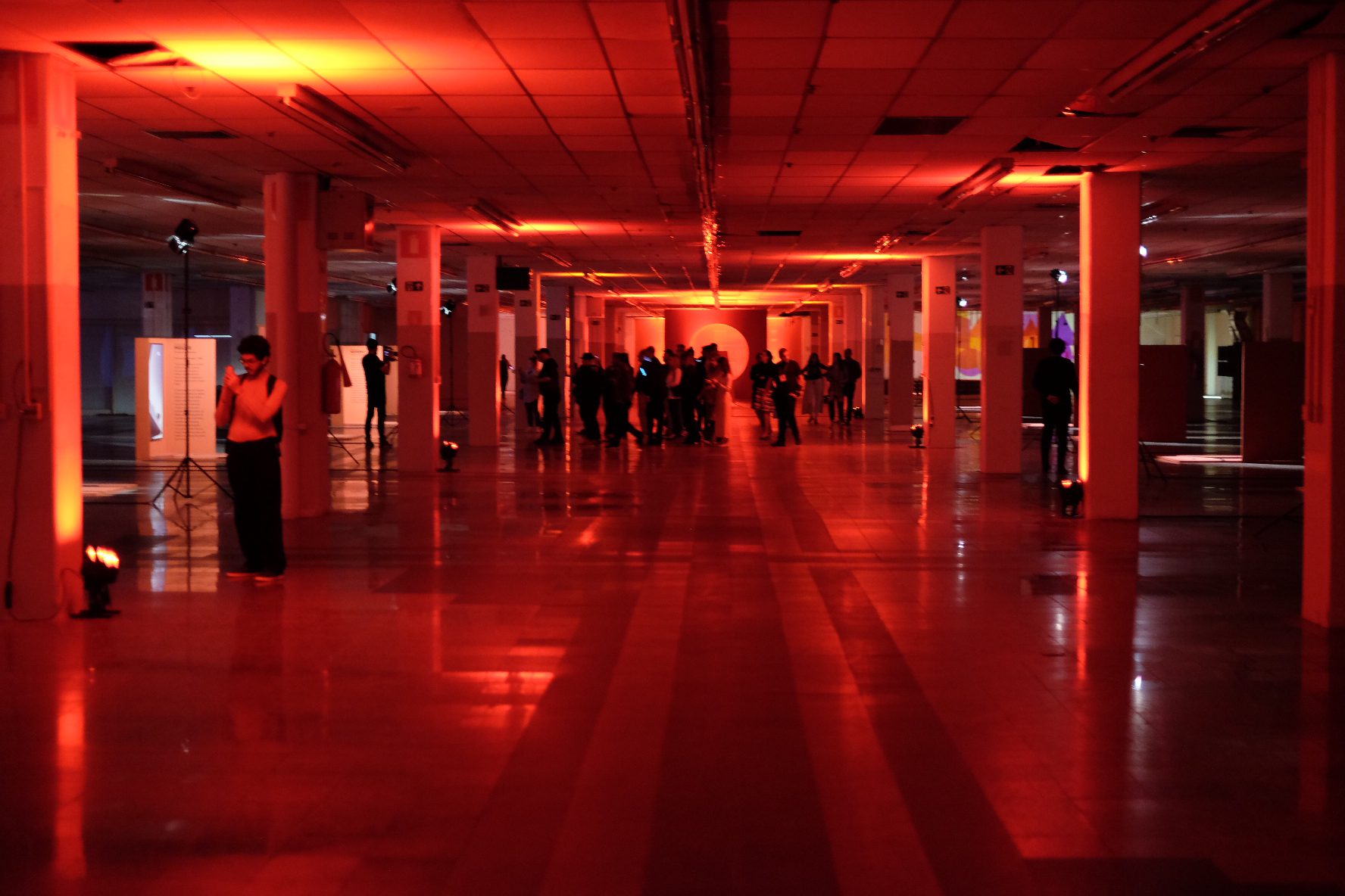 lar-center-recebe-a-mostra-no-diafragma-da-arquitetura-com-curadoria-e-direcao-artistica-dos-decornautas