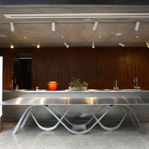 Mesa Sinfonia de Ruy Ohtake