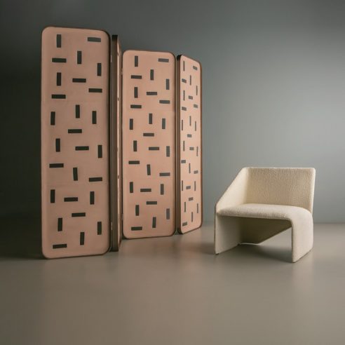 Biombo Cobogó e poltrona Bauhaus por Roberta Banqueri