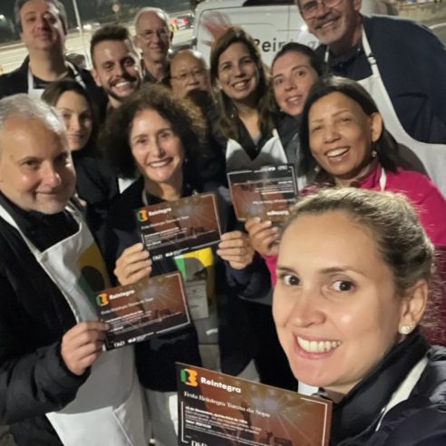 Voluntários do Reintegra-Turma da Sopa, ativos às segundas-feiras
