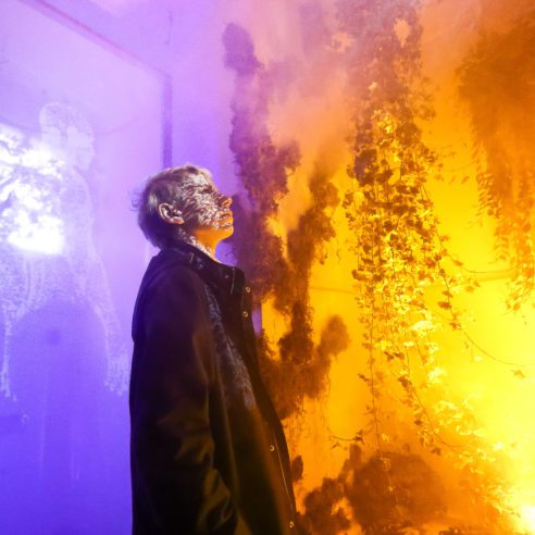 Imagem de uma das salas da ocupação artística no Ed. Virgínia, durante a DW! 2022
