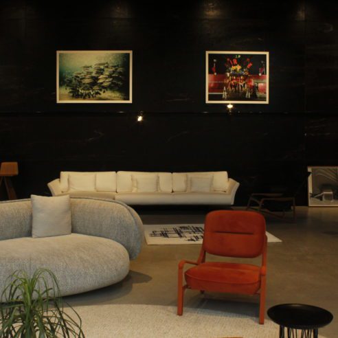 Ambiente da loja-galeria do Estúdio Mula Preta, em São Paulo. Mostra de fotografia está em cartaz até fevereiro