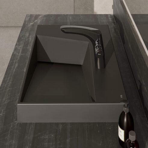 O acabamento Matte Black, um preto absoluto, aplicado à cuba Horizon Geometric, assinada pelo arquiteto João Armentano | Foto: Divulgação