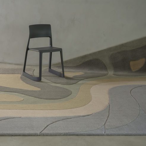 Tapete Pavones, criado pelo artista visual Rapha Preto para a Decoralle e feito de náilon regenerado | Foto: Divulgação