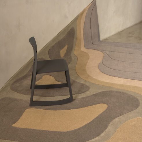 Tapete Pavones, criado pelo artista visual Rapha Preto para a Decoralle e feito de náilon regenerado | Foto: Divulgação
