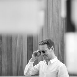 O designer Jader Almeida lança mais de 30 produtos na mostra Continuidade_s | Foto: Divulgação