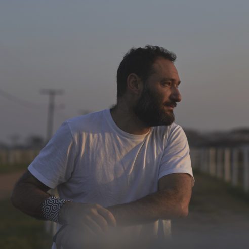 O designer Marcelo Rosenbaum, que colaborou com uma das linhas Portobello | Foto: Divulgação